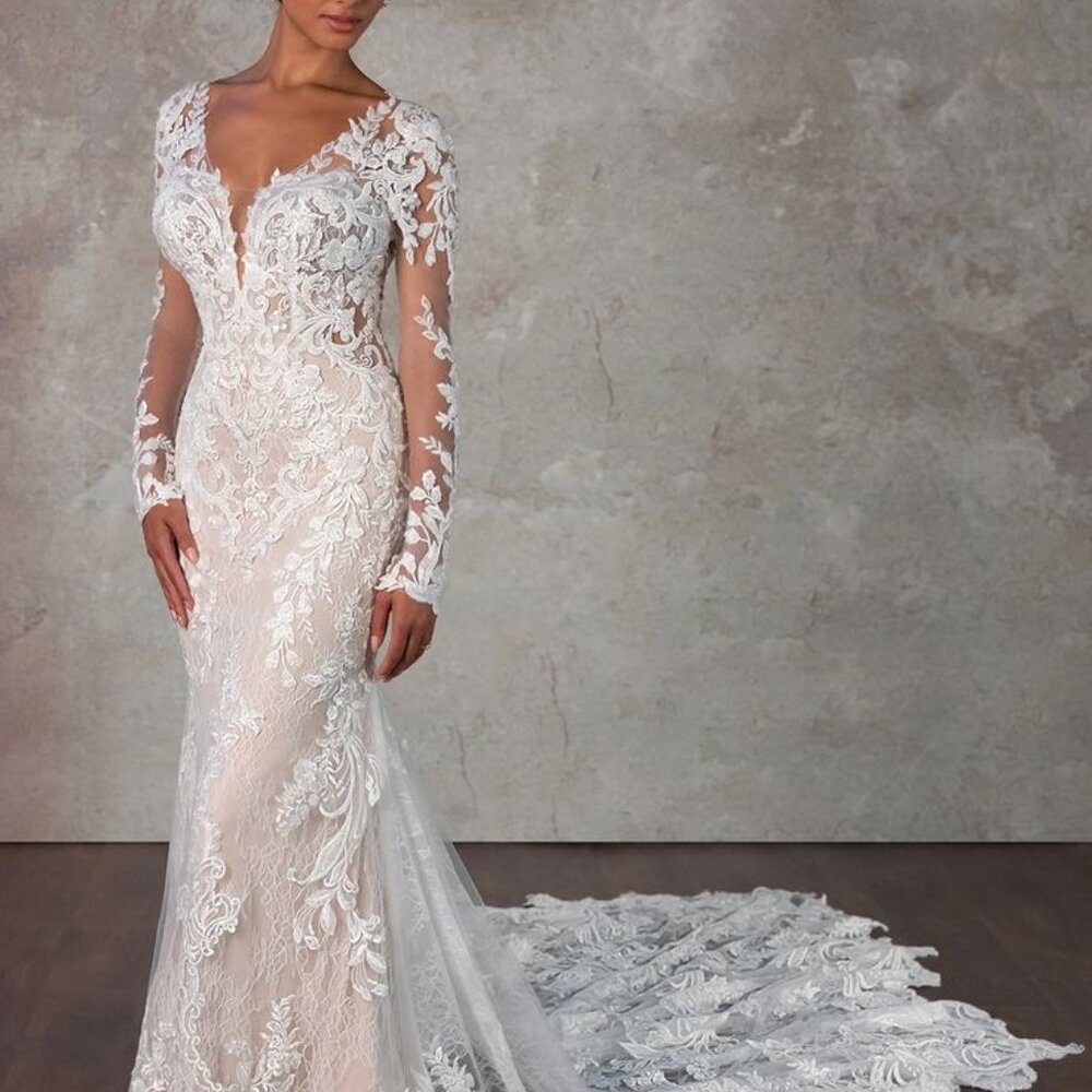 Casablanca Bridal Dress - Picture 7 of 11